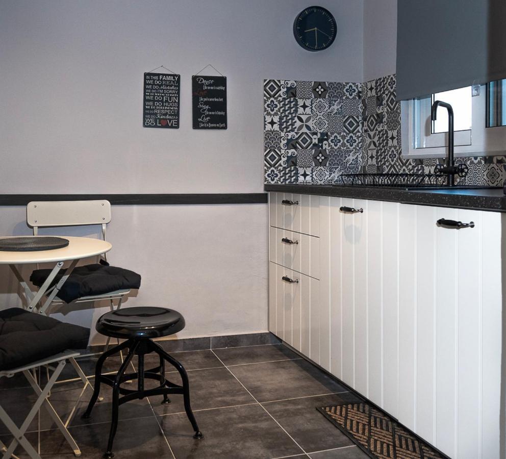 Yasemi Superb Two Floor Apartment Iraklion Buitenkant foto